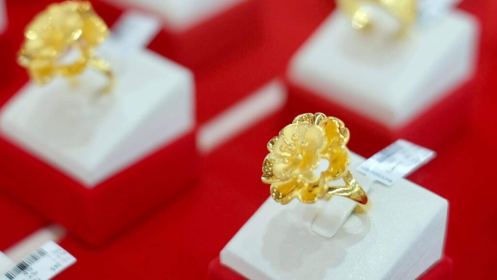 gia vang hom nay40363273811137319500046017533512805144050418ngia vang hom nay 06060421 1024x577 - Giá Vàng SJC Hôm Nay 18/8: Đi ngang, thị trường chờ tín hiệu mới
