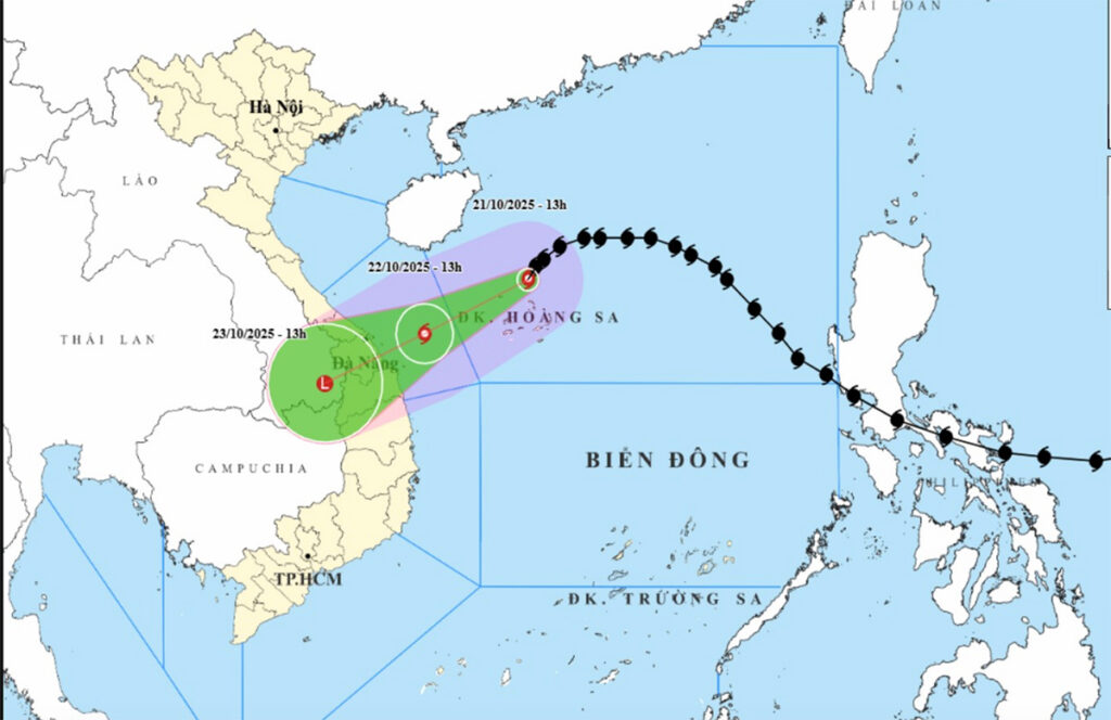 bao so 12 fengshen 14513693 1024x664 - Dự Báo Thời Tiết Hôm Nay: Bão Số 12 Áp Sát Đất Liền, Miền Trung Chuẩn Bị Ứng Phó Mưa Lũ Lớn