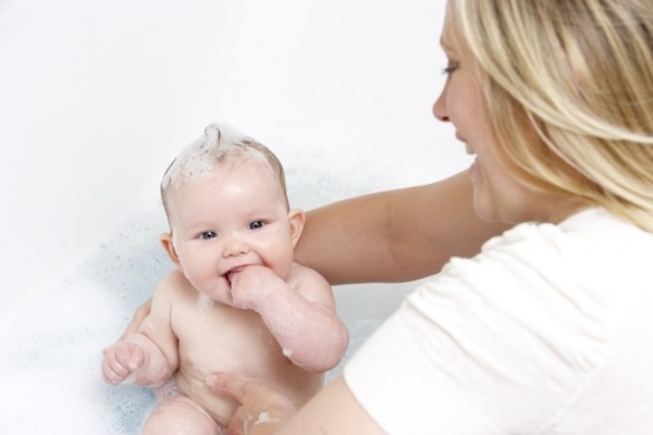 6 lưu ý giúp mẹ bảo vệ làn da trẻ sơ sinh tốt nhất
