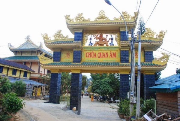 chua quan am bazan travel 600x403 - Chùa Quan Âm linh thiêng giữa lòng Đà Lạt