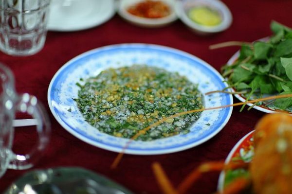 Lạ lùng món tiết canh tôm hùm Long Hải – đặc sản vùng biển Vũng Tàu tiet canh tom hum long hai 5 600x399 - Lạ lùng món tiết canh tôm hùm Long Hải – đặc sản vùng biển Vũng Tàu