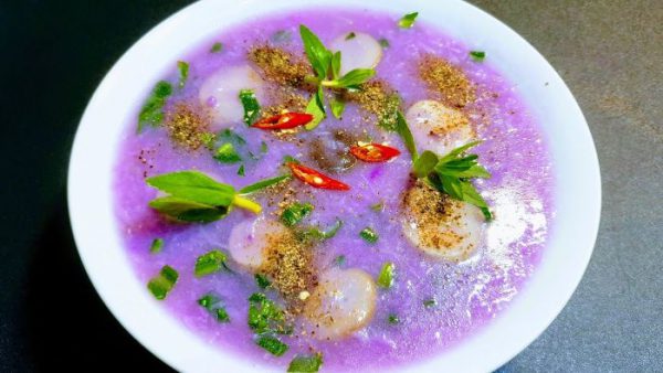 Canh khoai mỡ nấu nấm rơm