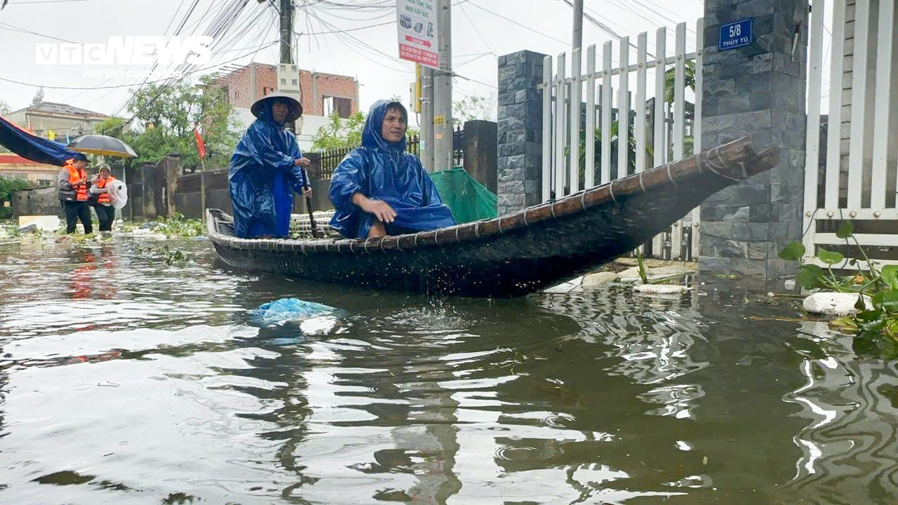 Dự Báo Thời Tiết Hôm Nay 30/10: Không Khí Lạnh Tràn Xuống, Trung Bộ Mưa Lớn Diện Rộng