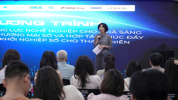 Trang bị kỹ năng thương mại điện tử cho thanh niên Việt