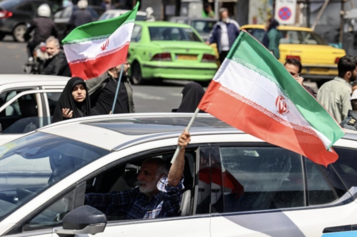 Iran đe doạ trả đũa sau khi tố Mỹ vi phạm lệnh ngừng bắn, tấn công tàu thuyền