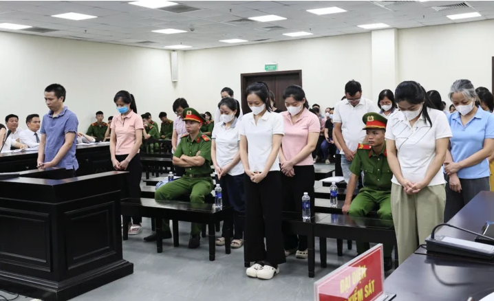 Làm giả sản phẩm bảo vệ sức khỏe, vợ chồng giám đốc Herbitech lĩnh gần 40 năm tù