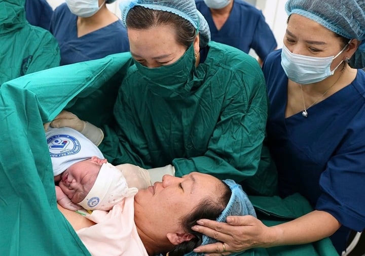 Tiếng khóc chào đời đánh dấu ngày BV Phụ sản Trung ương cơ sở 2 hoạt động
