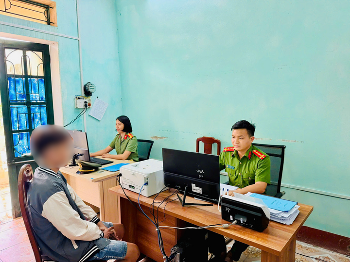 Livestream cổ súy việc đi xe máy bốc đầu, nam thanh niên bị phạt 12,5 triệu